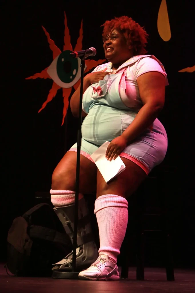 HUMOUR, PERFORMANCE, DANSE.
