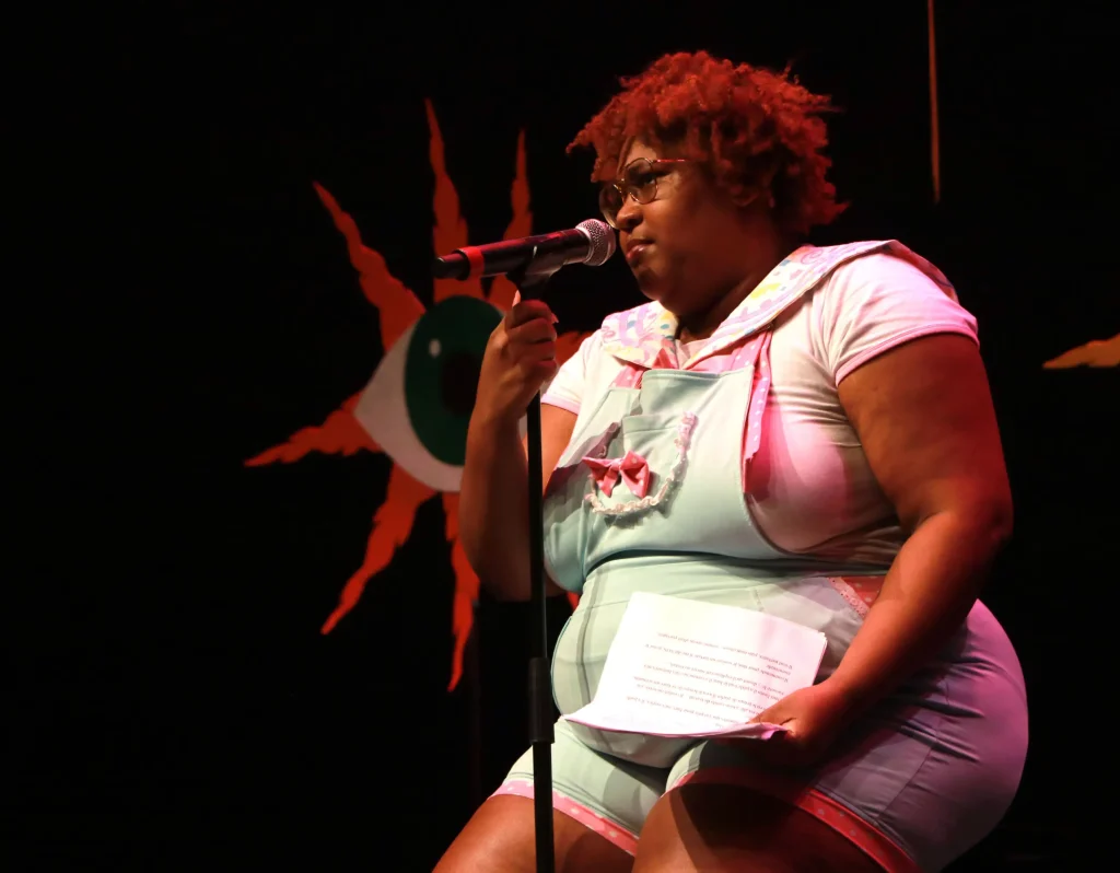 HUMOUR, PERFORMANCE, DANSE.